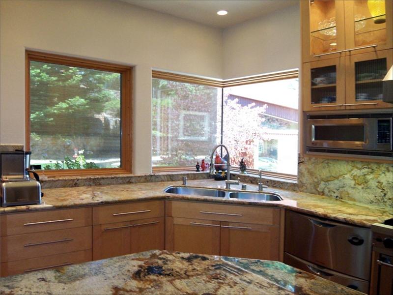 Kitchen w/View to Courtyard