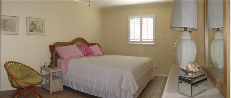 Master Bedroom w/ walk-in closet