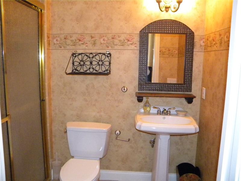 Guest Bath in Bedroom 4 Suite