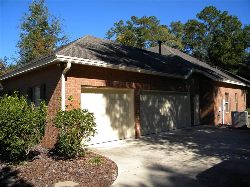 Side Entry 3 Car Garage