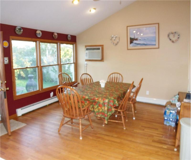 Vaulted Ceiling in Dining Room