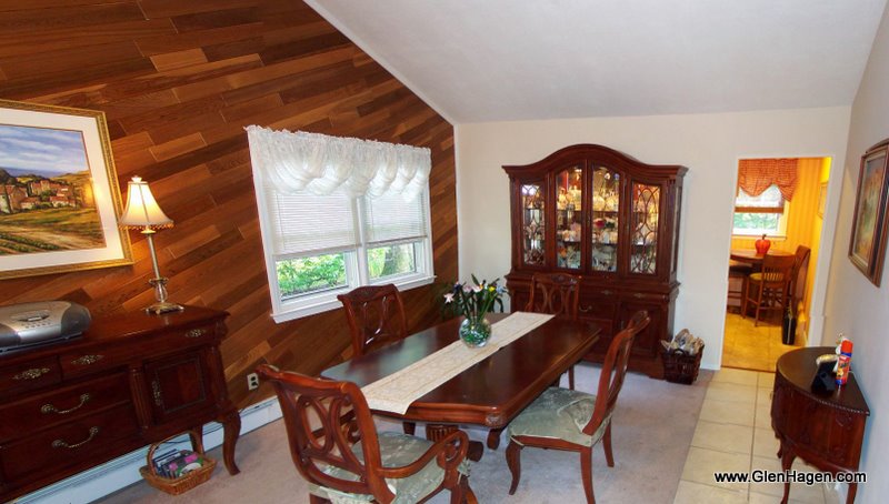 Vaulted Ceiling in Dining Room
