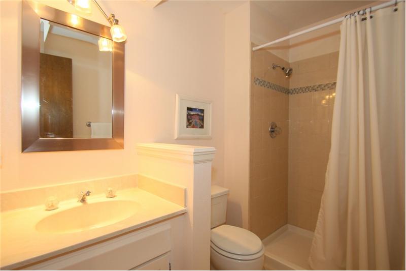 Lower level 3/4 bath