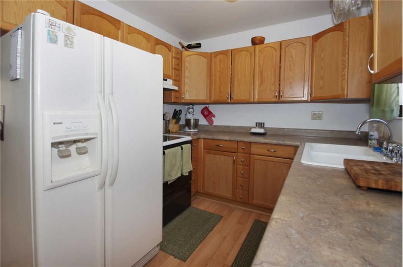 All kitchen appliances included!