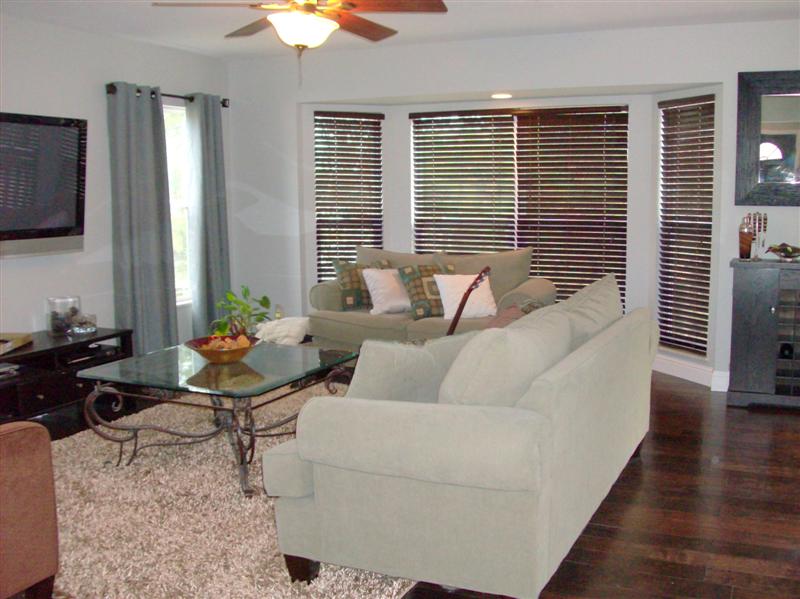 living room with bay window