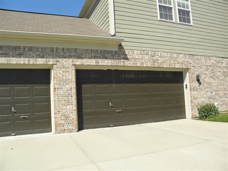 3 CAR GARAGE