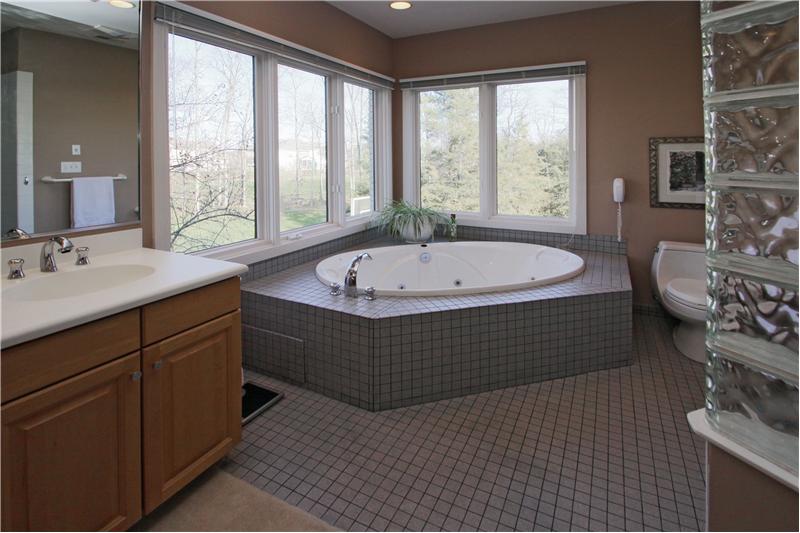 Master Bath/Spa: Jetted, garden tub in master bath.