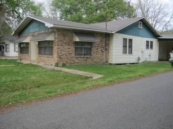 Primary listing photos for listing ID 210205