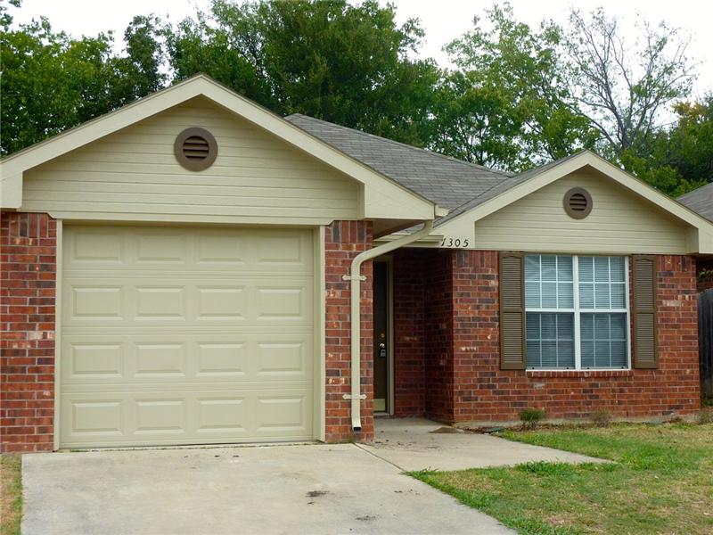 3 bed / 2 bath home for sale in Denton.