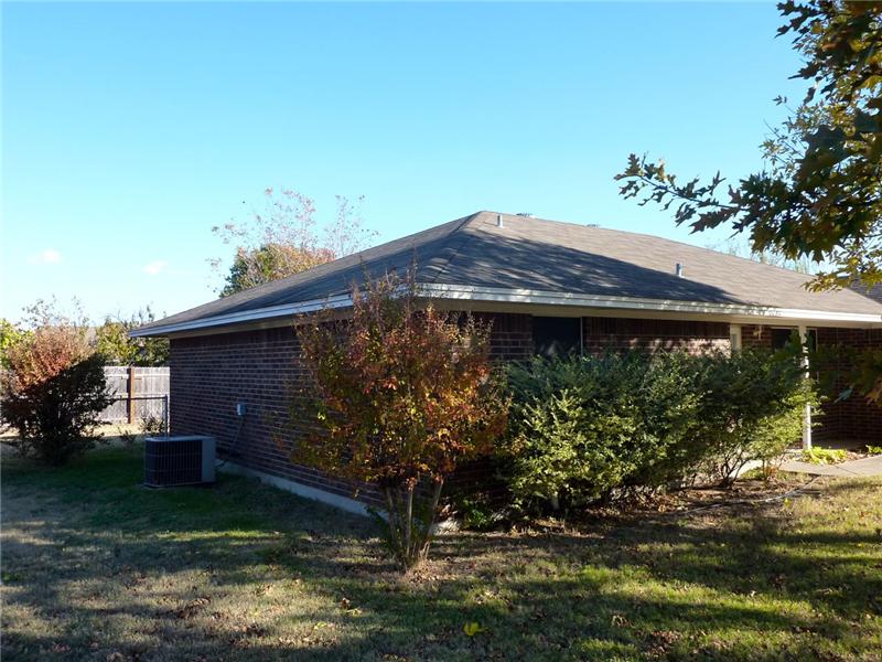 This home has lots to offer a buyer - from energy efficient features to the option for a 4th bedroom!