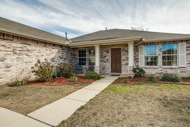 Just minutes from 2499, shopping, dining, and Guyer High School.