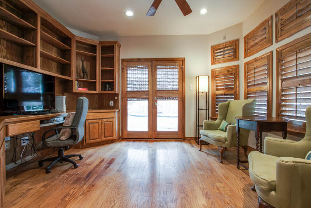 Use this room as a home office, study, or library.
