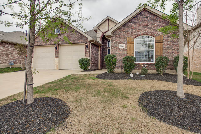 Home for Sale in Lake Dallas, TX - MUST SEE!