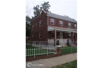 Primary listing photos for listing ID 203842