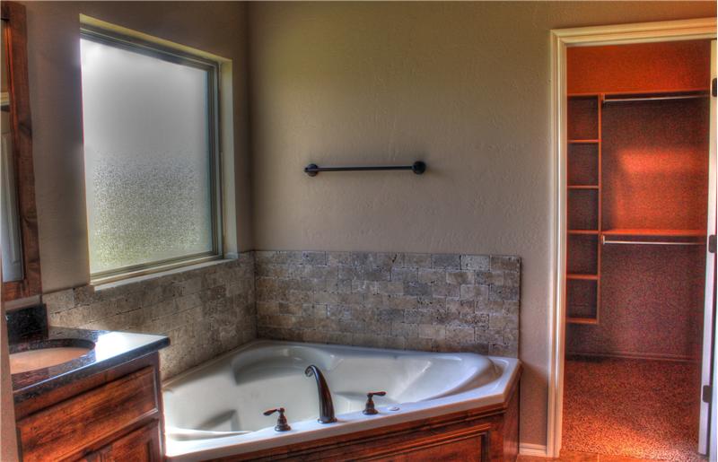 MASTER BATH/SPA WITH WHIRPOOL