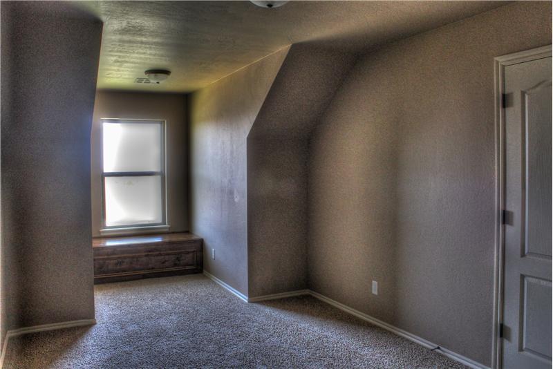 UPSTAIRS BEDROOM