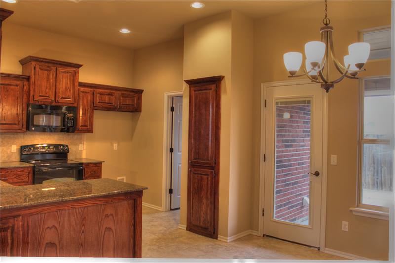 Kitchen with Breakfast Bar