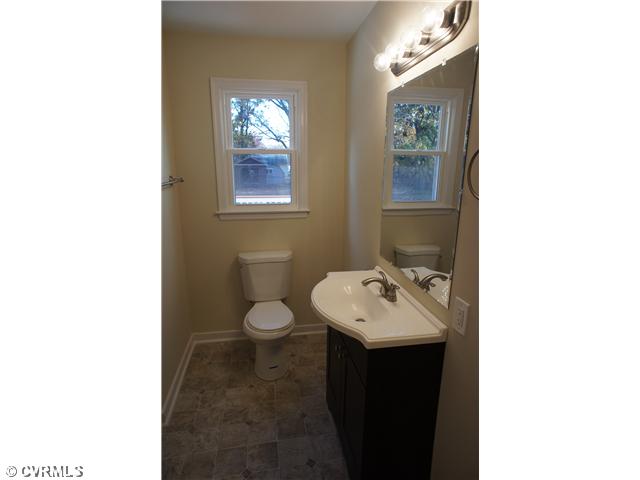 1st floor Bath