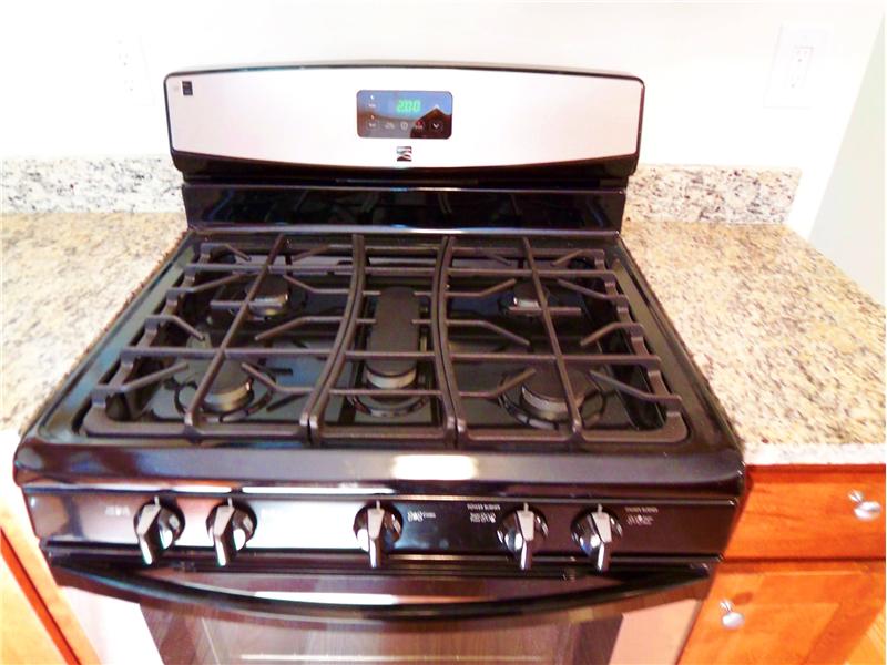 Gas Stove With Center Burner