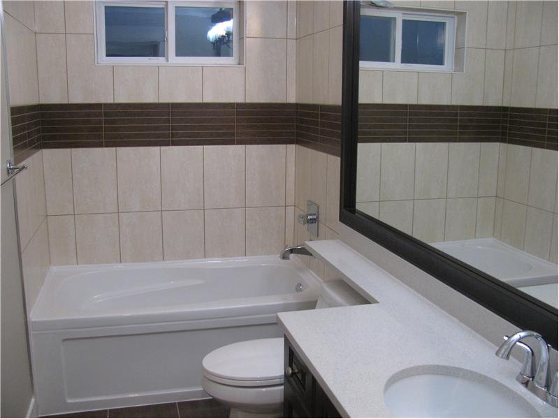 Main Bathroom Upstairs