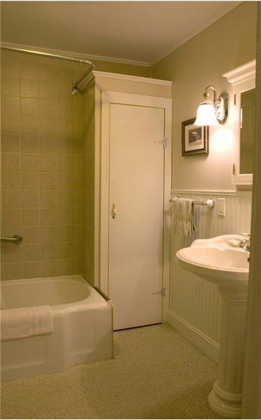2nd Bathroom