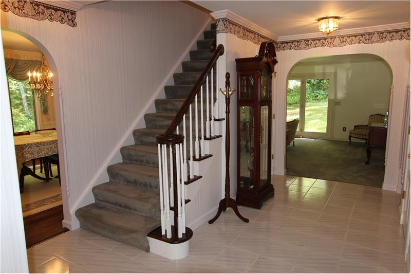 Spacious Main Foyer, Bridgewater CT