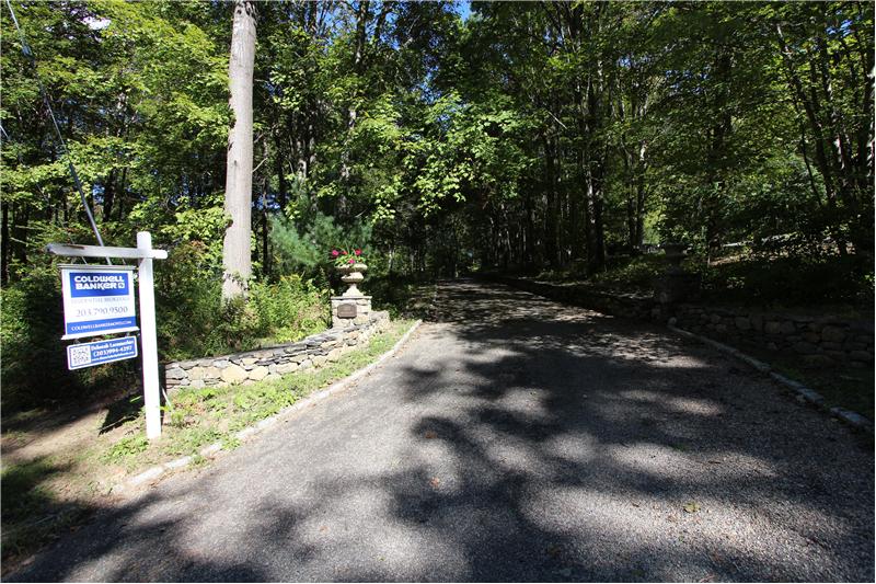 Street view, Bridgewater CT