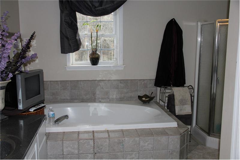 Master Bath - 170 Taylor RD New Milford CT