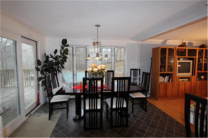 19 Titicus Mountain RD, New Fairfield CT 06812 - dining room