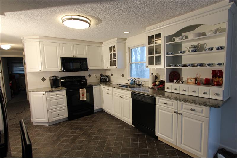 19 Titicus Mountain RD, New Fairfield CT 06812 - kitchen