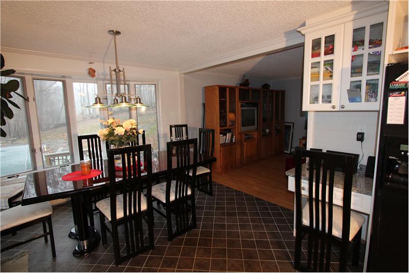 19 Titicus Mountain RD, New Fairfield CT 06812 - kitchen into dining area