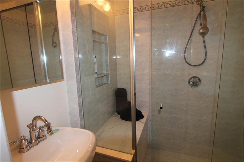 19 Titicus Mountain RD, New Fairfield CT 06812 - Master Bath