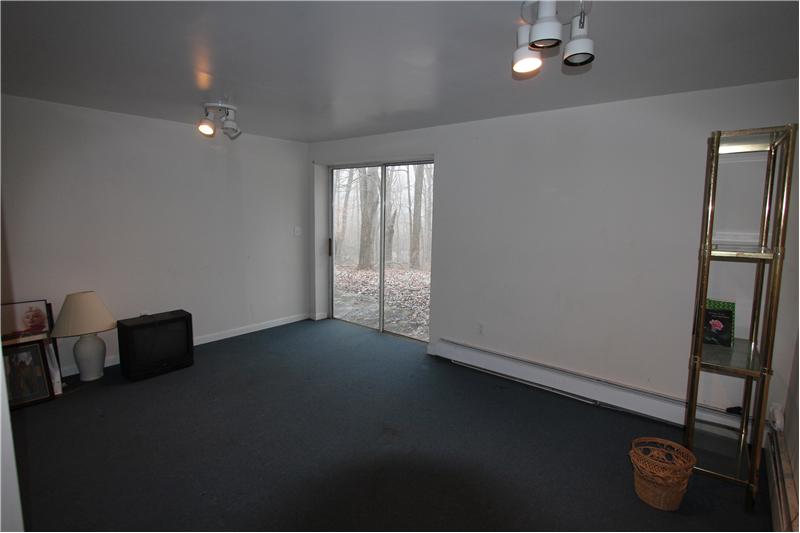 19 Titicus Mountain RD, New Fairfield CT 06812 - Family Room