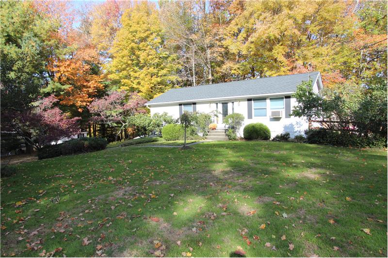 19 Titicus Mountain RD, New Fairfield CT 06812