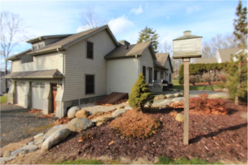 25 Indian Trail, Brookfield CT - Newer Upscale Home