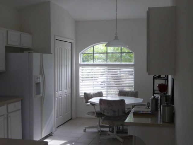 Eating space in kitchen