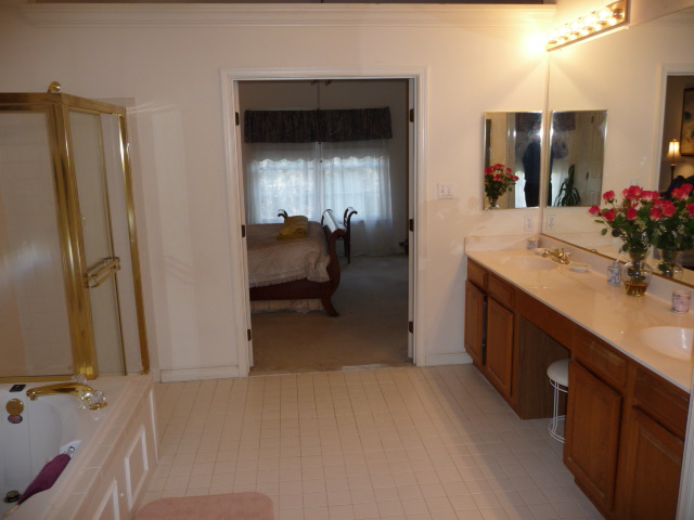 Master Bath with Soaking Tub